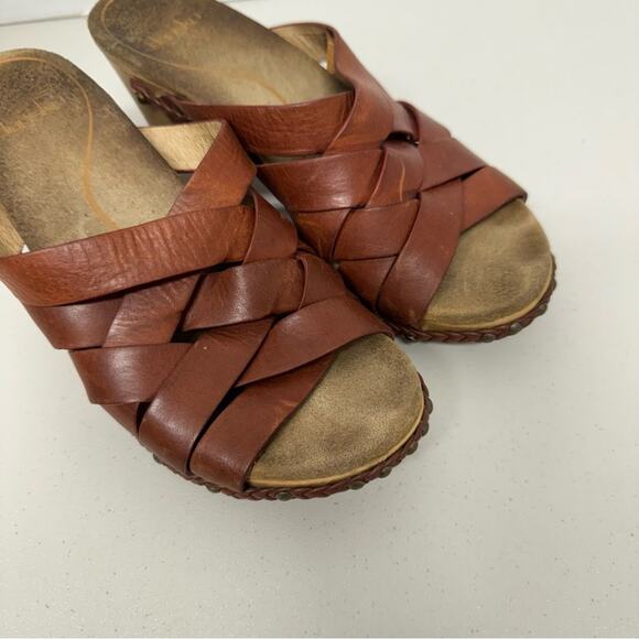 Dansko Brown Leather Strappy Slip On Mule Sandals Womens 6.5 Wood Platform - Picture 5 of 8